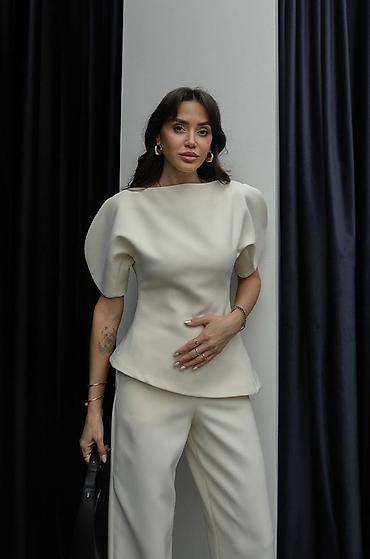 Kompleti: ✅Ženski dvodelni komplet – elegantna bluza i pantalone ✅3000 din S M — 9