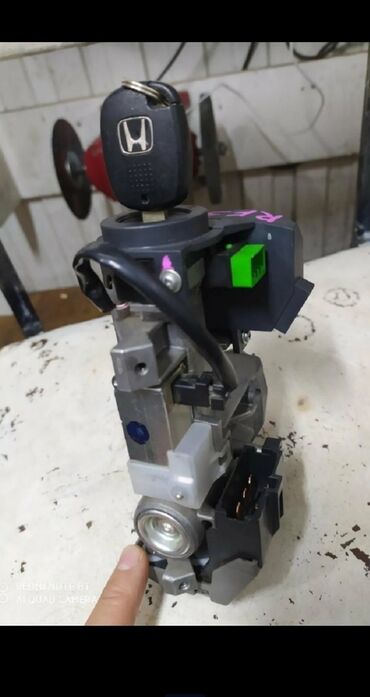 Аварийное вскрытие замков: •. Аварийное вскрытие авто •	Вскрытие замков автомобиля — 8