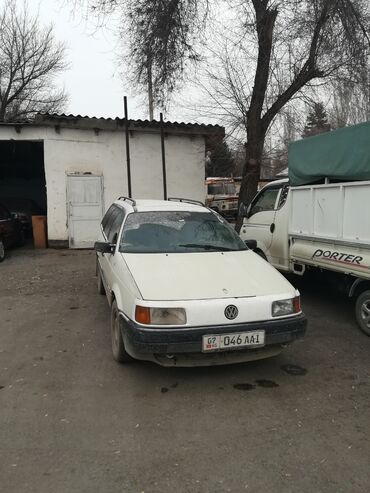 объем 1: Volkswagen Passat: 1988 г., 1.8 л, Механика, Бензин, Универсал