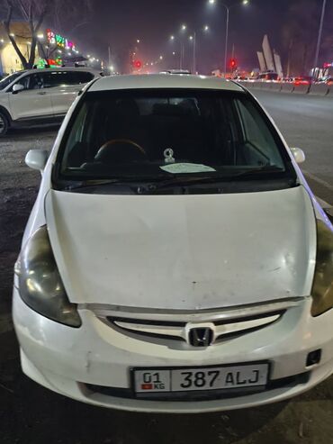 сдаю дом на длительный срок: Аренду фит 900 Дон 1400го чейин фиттер бар Гайни Прокат авто Аренда