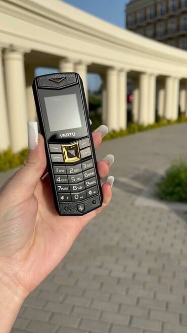 Digər mobil telefonlar: Vertu Aster, < 2 GB Memory Capacity, rəng - Qara, Zəmanət, Düyməli, İki sim kartlı
