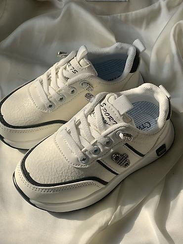 Детская обувь: Детские кроссовки - Модели: классические на шнурках и модель на — 2