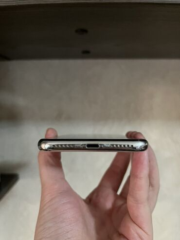 Apple iPhone: IPhone X, Б/у, 64 ГБ, Белый, Коробка, 68 % — 2