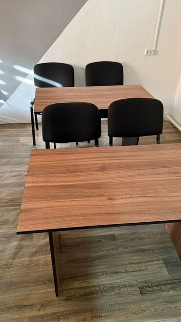 столы и стулья пластиковые: Партии учебных столов для классов/аудиторий. Описание: -