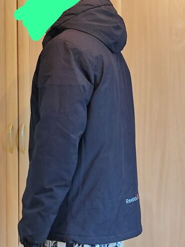 button куртка двухсторонняя: Эркектердин курткасы, Reebok, Колдонулган, түсү - Кара, Өзү алып кетүү, Акылуу жеткирүү
