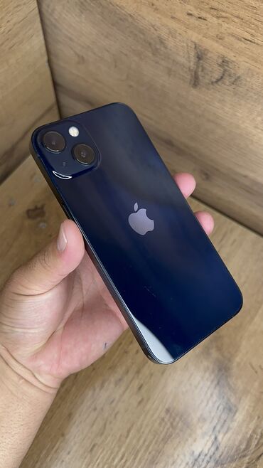 Apple iPhone: IPhone 13, Б/у, 256 ГБ, Защитное стекло, Чехол, 87 %