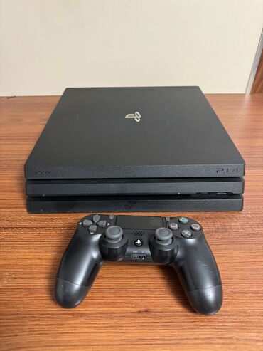 bulur oyunu: Playstation 4 pro 1TB yaddas 2 ci buraxilisdir. Bütün kabelleri