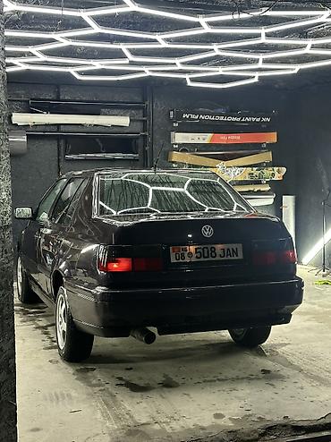 мини прес подборшик: Volkswagen Vento: 1993 г., 2 л, Механика, Бензин, Седан — 3