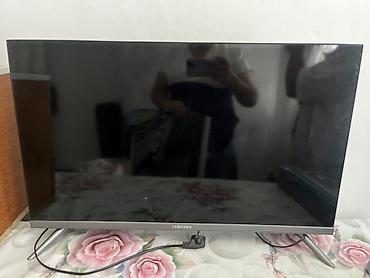 игры на playstation 2: Телевизор Samsung, диагональ ориентировочно 32–40". Тонкие рамки — 1