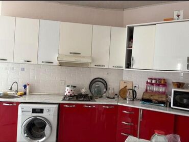Matraslar: Metbex mebeli satilir📍olcu 4m📍uzerinde aspirator ve moyka