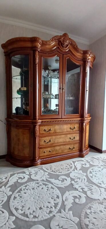 bufet badamdar: İşlənmiş, Düz dolab, Bufet