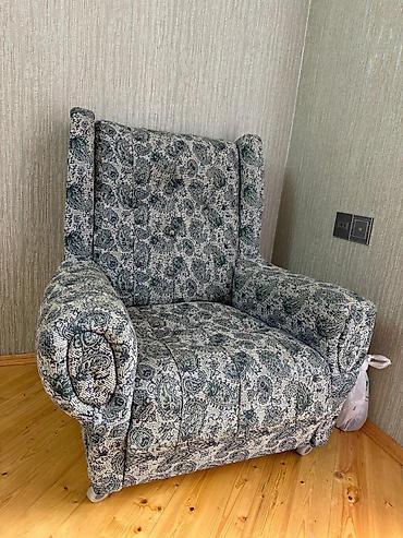 покрывало для дивана: İkinci el ev əşyaları satilir. Her biri saz vəziyyetdedir. Qiymet çox — 5