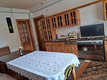gencede satlan evler: 7 otaqlı, 318 kv. m, Orta təmir — 7