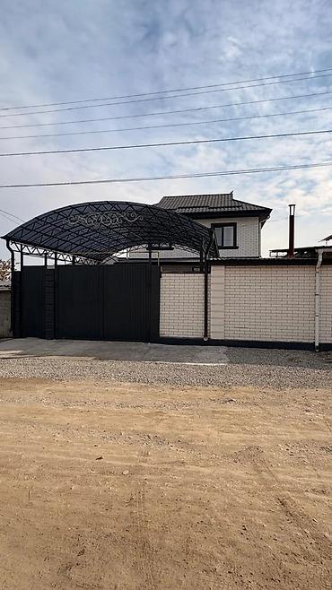 Продажа коттеджей и домов: 🏡 Продаётся 2-х этажный дом 📍Район : Ак-Орго ж/м 📌Расположение  — 4