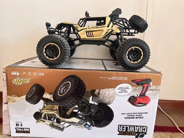 с пультом: Радиоуправляемый внедорожник Rock Crawler с полным приводом 4WD