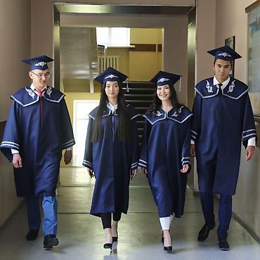 Спецодежда: Мы даем мантии на прокат. Уважаемые выпускники! Ждём ваших заказов — 12