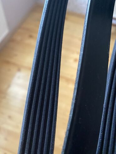 воздушный компрессор: Məhsul: Avtomobil üçün poli-V (çox yivli) generator/köməkçi aqreqatlar