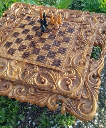шахмат: Шахматы + нарды ручной работы.
дерево
НОВЫЕ
размер 70 х 70 см