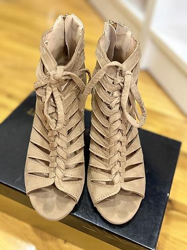 Босоножки, сандалии, шлепанцы: Qadın dabanlı sandalet/bootie - Rəng: bej - Material: süet toxuma - — 2