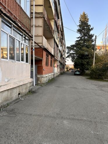 Binalar: Orta təmirli təmirə ehtiyacı var. Həyətdə bağı var, su quyusu, wifi -da lalafo.az — 3 Binalar: Orta təmirli təmirə ehtiyacı var. Həyətdə bağı var, su quyusu, wifi — 3