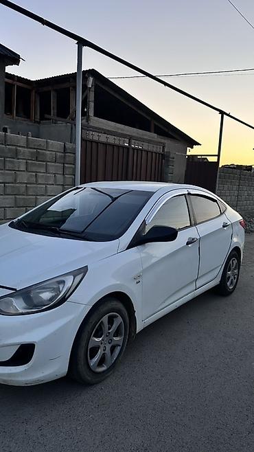 тонировка шторка: Hyundai Accent: 2011 г., 1.6 л, Механика, Бензин, Седан — 3