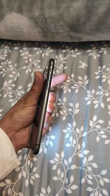 ses yazan: IPhone 11, Qara, Face ID — 4