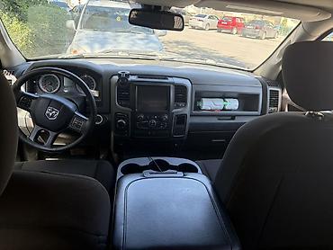 авто пушка: Dodge Ram 1500: 2020 г., 3.6 л, Автомат, Бензин, Пикап — 9