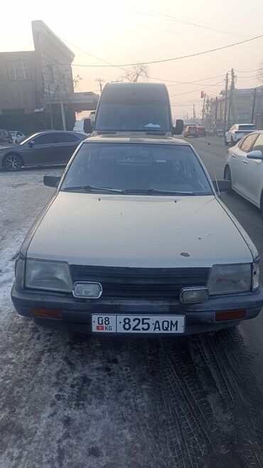 nissan skyline r33: Nissan Stanza: 1984 г., 1.9 л, Механика, Бензин, Хэтчбэк