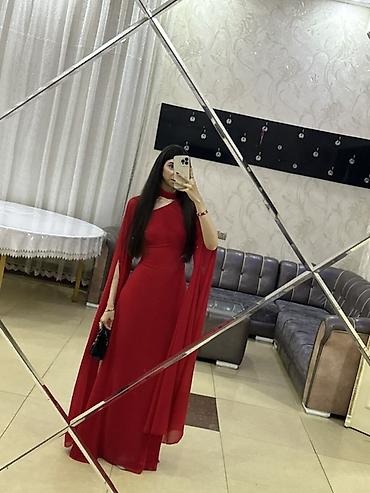 kapişon: Qırmızı gecə/libas – zərif şifon, uzun model - Rəng: dərin qırmızı - — 5