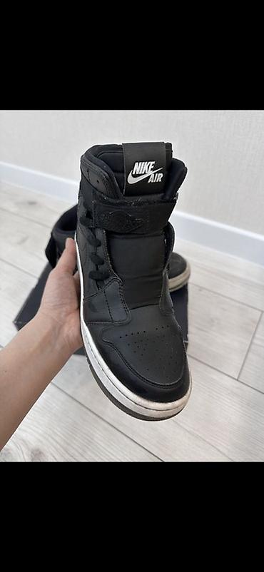 жордан найк: Nike Air Jordan 1 Mid, черные - Высокие кроссовки с классическим — 1