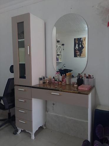 qedimi komod: Guzgulu skaf salon ucun 2 eded satilir 1 dest 130azn zabrat — 1