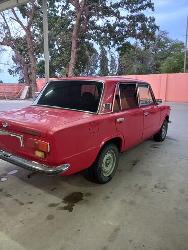VAZ (LADA): VAZ (LADA) 2101: 0.2 l | 1975 il Sedan — 6