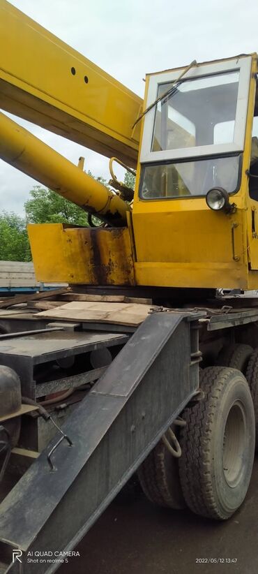 Sbor motorlar və silindr başlıqları: Ağır texnika üçün dizel mühərriki - 6 silindrli, V tipli quruluş - — 10