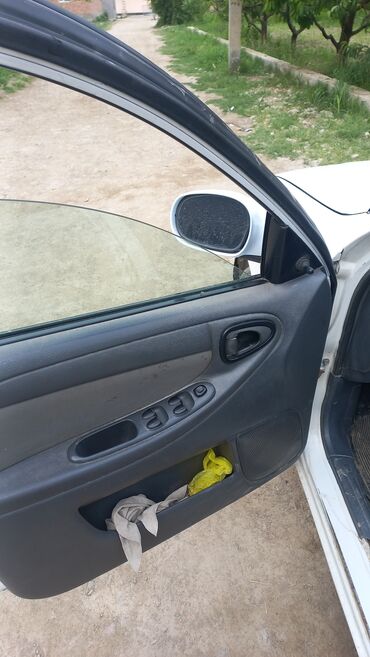 продаю деу нехиа: Daewoo Lanos: 2001 г., 1.5 л, Механика, Бензин, Седан
