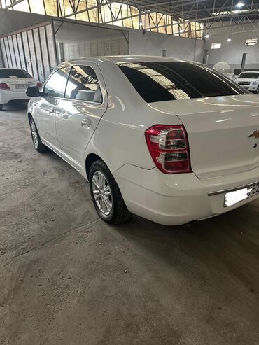 Chevrolet: Chevrolet Cobalt: 1.5 l | 2024 il Sedan — 3