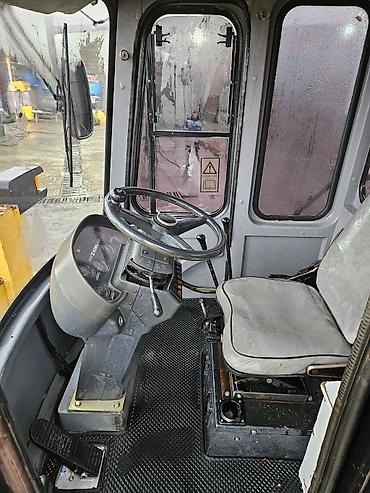 Погрузчики: Погрузчик, XCMG, 2012 г., Колесный, Фронтальный — 6