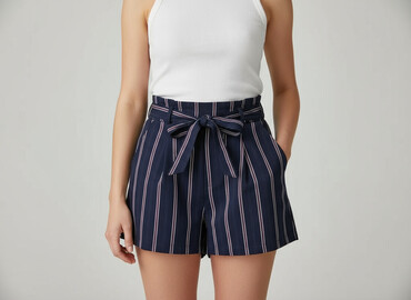 krótkie spodenki w góry: Shorts for women, size S