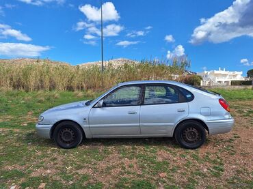 Toyota Corolla: 1.4 l. | 2001 έ. Χάτσμπακ