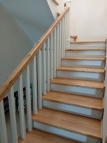 Деревянные лестницы: Деревянная лестница Для дома, Вид дерева: Грецский орех, Форма лестницы: Прямая, Стиль: Классический — 27