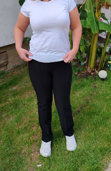 Pantalone: Ženske pantalone u jarko plavoj (kraljevsko plavoj) boji. - Model — 10