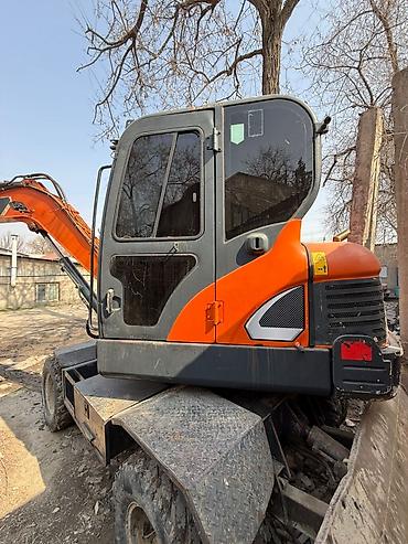 Экскаваторы: Экскаватор, 2020 г., Колесный — 1