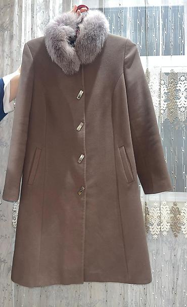пальто зимнее: Qadın plaşı - Rəng: qəhvəyi (taupe tonlarında) - Model: Dizə qədər — 1