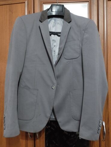 Мужская одежда: Костюм L (EU 40), XL (EU 42), цвет - Серый