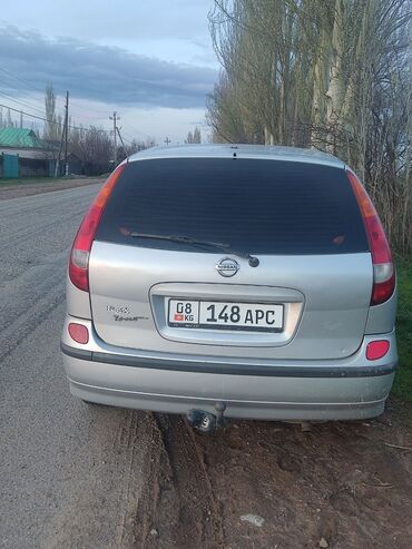 Nissan: Nissan Almera Tino: 2002 г., 1.8 л, Механика, Бензин, Хэтчбэк