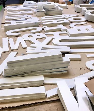 Изготовление рекламных конструкций: | Арки, Баннеры, Бегущая строка, | Монтаж, Послепечатная обработка, Демонтаж — 6