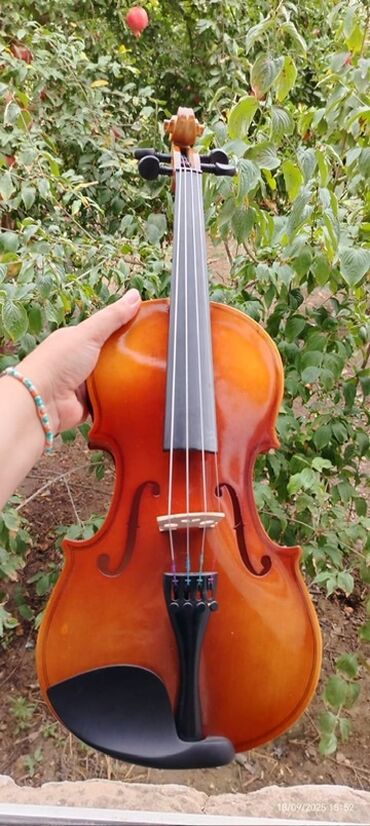 Saturn: Məhsul: Klassik skripka Təsvir: - Tam ölçülü klassik skripka (4/4