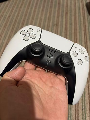 dual sense: Sony DualSense для PlayStation 5 (модель CFI-ZCT1W), белого цвета. В — 1