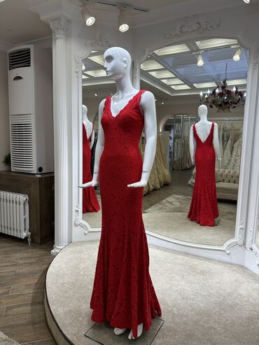 кружевное платье с открытыми плечами: Вечернее платье, Русалка, Длинная модель, Без рукавов, Открытая спина, XS (EU 34)