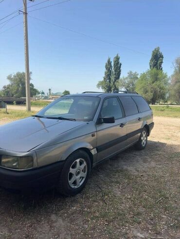 Volkswagen: Volkswagen Passat: 1991 г., 1.8 л, Механика, Бензин, Универсал