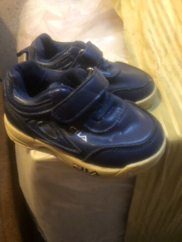 Dəstlər: Körpə geyim dəsti - 3 ədəd qalın, ayaqlı tulum: - Açıq mavi rəngdə — 49